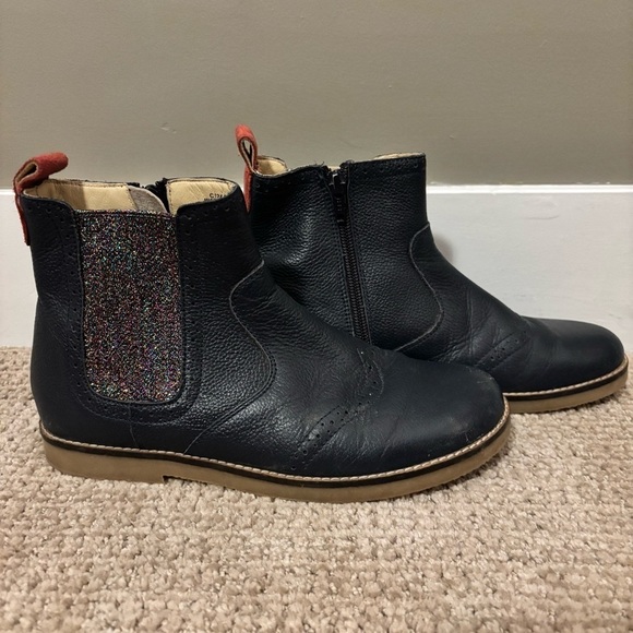 Mini Boden Other - Mini Boden - Kids Navy Leather Chelsea Boots - size 35